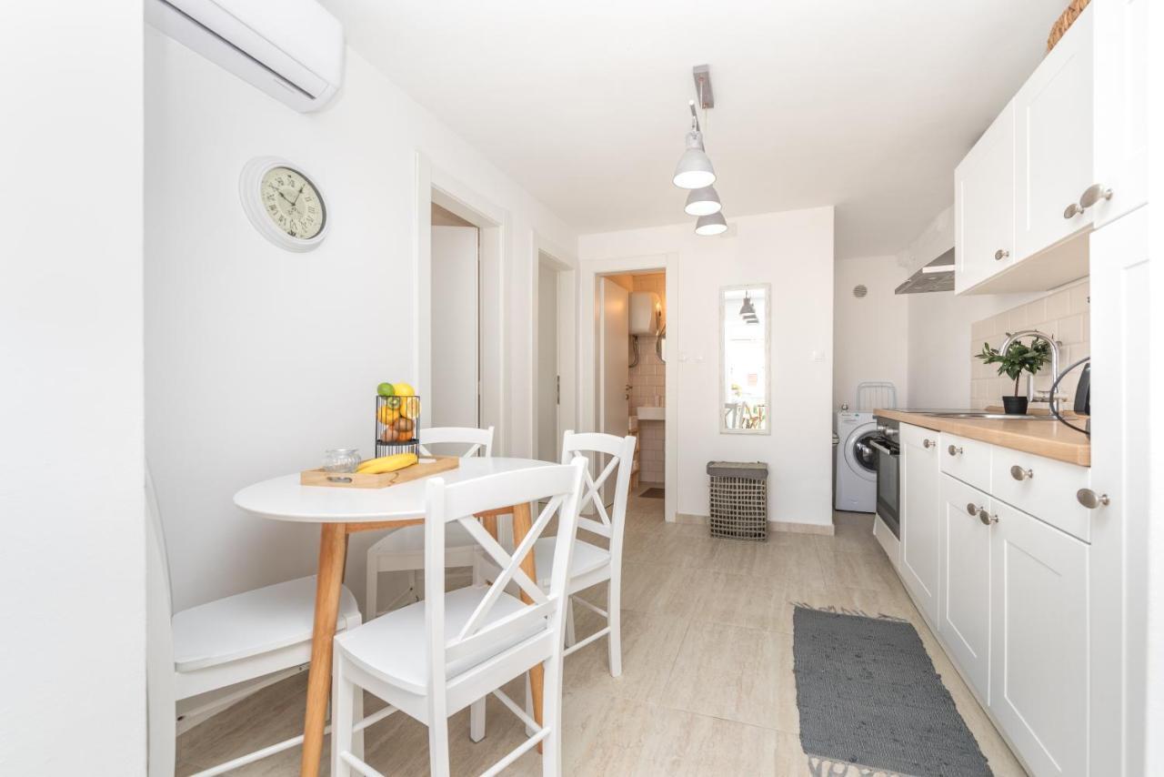 Apartment Tema Vir Exteriér fotografie