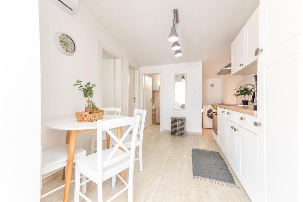 Apartment Tema Vir Exteriér fotografie
