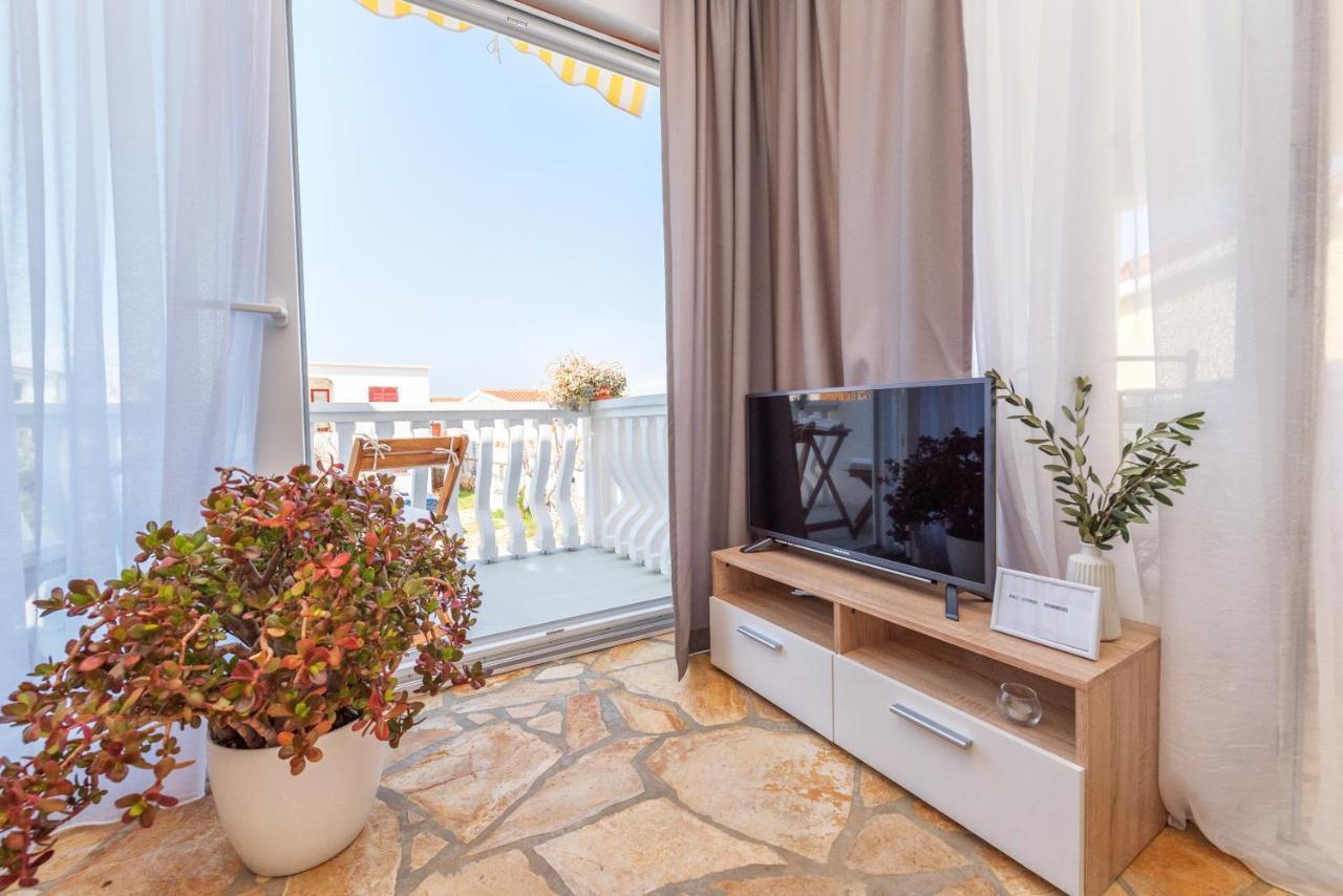 Apartment Tema Vir Exteriér fotografie