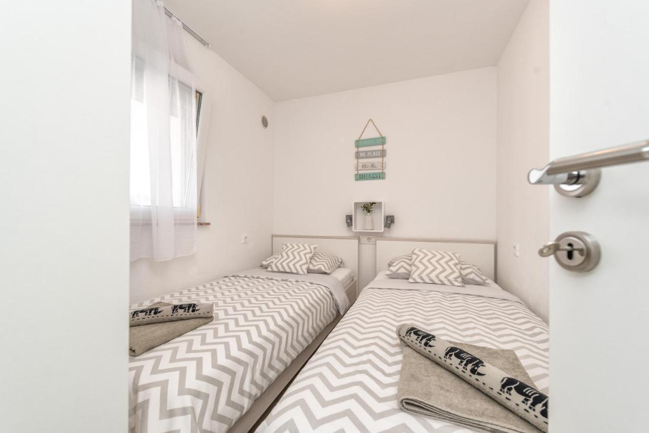 Apartment Tema Vir Exteriér fotografie
