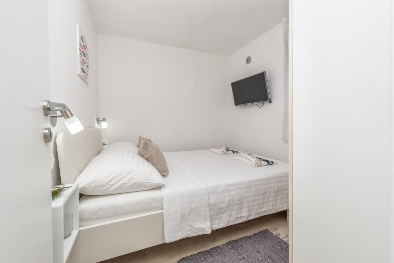 Apartment Tema Vir Exteriér fotografie