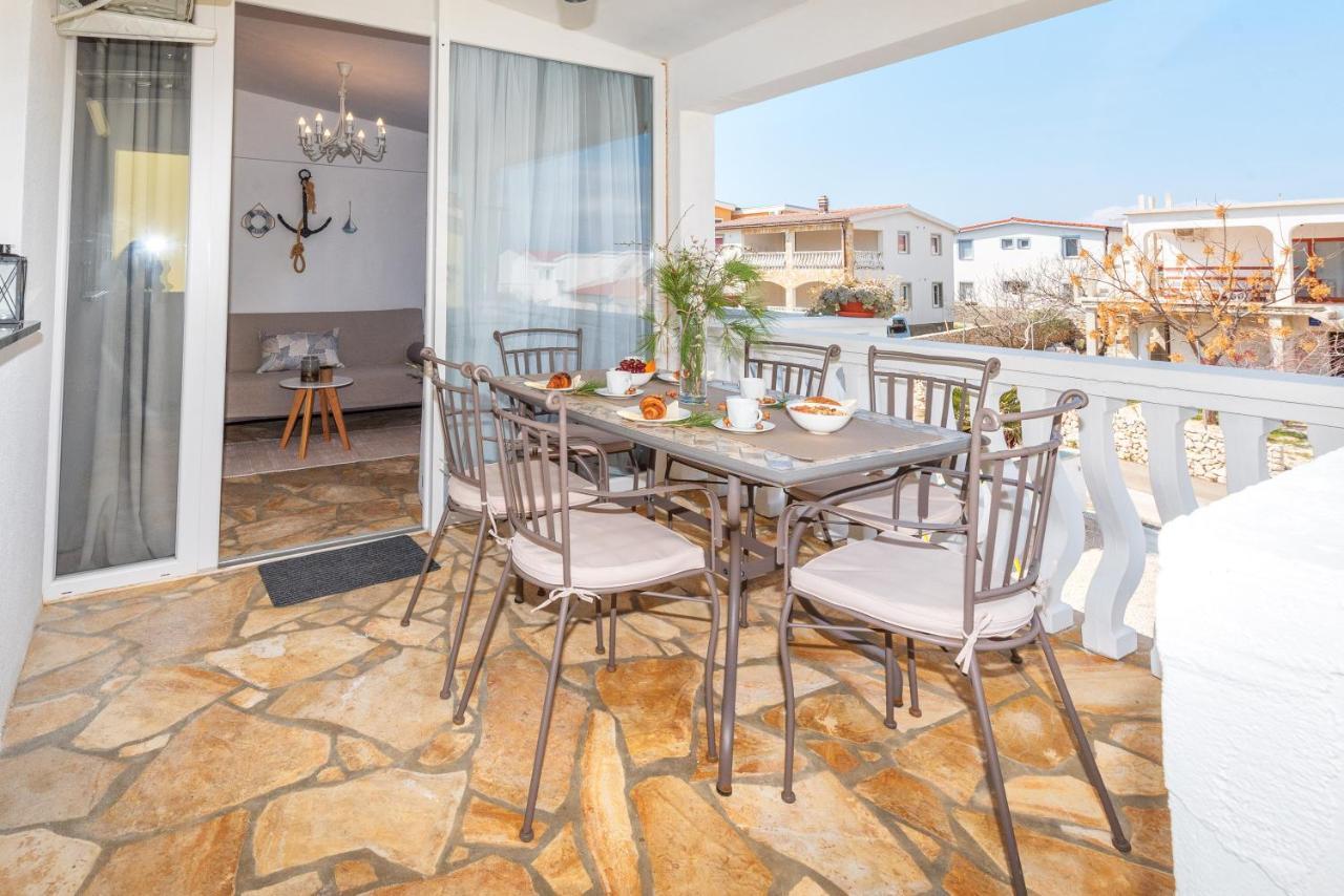 Apartment Tema Vir Exteriér fotografie